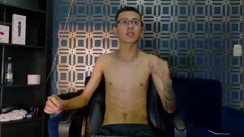 Snapshot of asher_lux chatting on February 9, 2026, 7:51 pm Asher online show from February 9, 2026, 7:51 pm