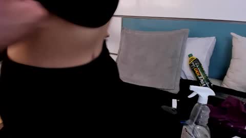 Ashkoreh online show from November 23, 2025, 7:13 pm