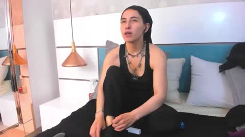 Ashkoreh online show from February 16, 2026, 8:16 pm