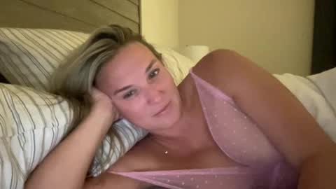 Snapshot of ashlarising chatting on November 2, 2025, 1:41 am ashlarising online show from November 2, 2025, 1:41 am