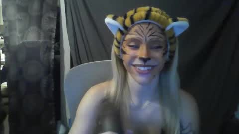Snapshot of ashleewolfx chatting on October 27, 2025, 4:16 am Ashlee Wolf online show from October 27, 2025, 4:16 am