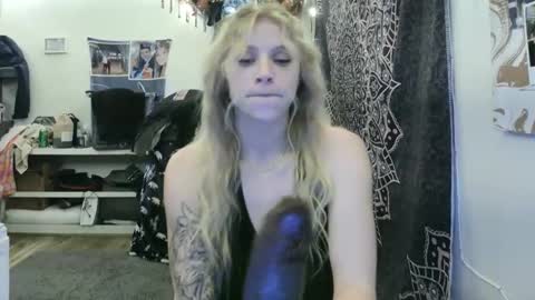 Snapshot of ashleewolfx chatting on November 16, 2025, 6:30 am Ashlee Wolf online show from November 16, 2025, 6:30 am