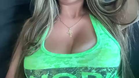 Snapshot of ashley0069xx chatting on June 25, 2026, 2:10 pm ashley0069xx online show from June 25, 2026, 2:10 pm