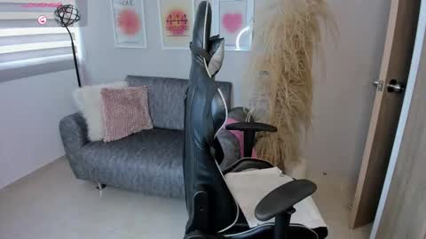 A S H L E Y online show from September 20, 2025, 6:42 pm