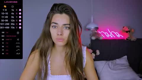 Ashley online show from November 10, 2025, 4:28 pm