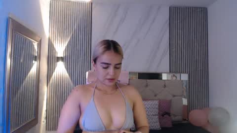 ashley__tylor online show from May 15, 2026, 12:23 pm