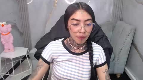 ashley_blum_v online show from October 30, 2025, 1:12 pm