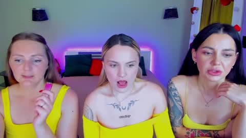 Snapshot of ashley_crashly chatting on May 25, 2026, 8:31 am Alina online show from May 25, 2026, 8:31 am