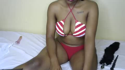 ashley_destinty online show from February 18, 2026, 6:53 am