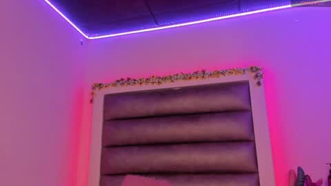 ashley_js online show from June 11, 2026, 6:11 am
