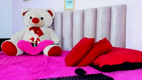 Ashley  online show from December 19, 2025, 9:55 pm