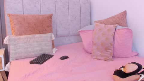 Camila online show from February 9, 2025, 12:28 am