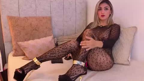 Camila online show from February 23, 2026, 8:17 pm