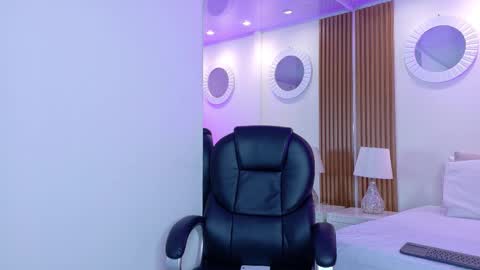 Ashley  online show from October 22, 2025, 6:02 am