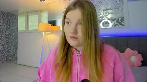 AshleyJonse online show from February 18, 2026, 5:58 am