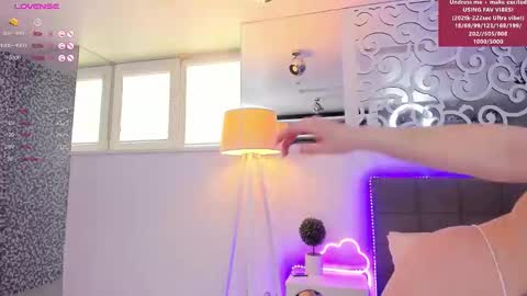 AshleyJonse online show from March 18, 2026, 5:54 am