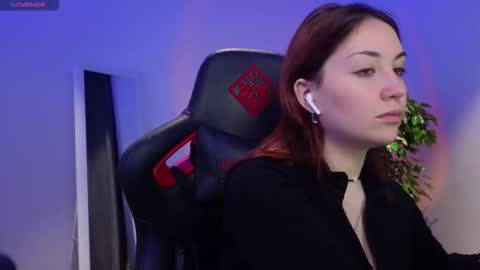 Ashley online show from December 19, 2025, 9:05 am