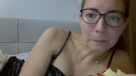 Ashley online show from September 11, 2025, 5:29 am