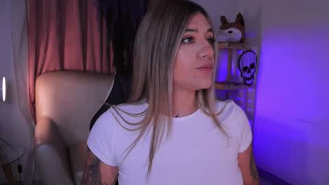 Ashley Lauren online show from October 20, 2025, 4:02 am