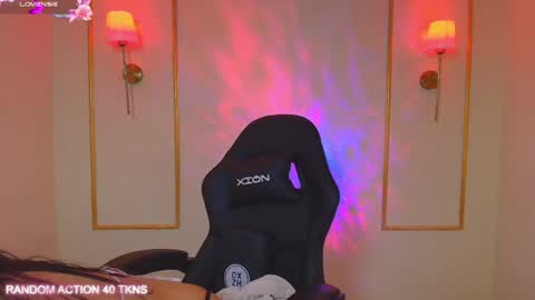 Snapshot of ashleyy__fox chatting on May 21, 2026, 3:52 pm Hi Im Ashley Dont forget to follow me to have me close to you online show from May 21, 2026, 3:52 pm