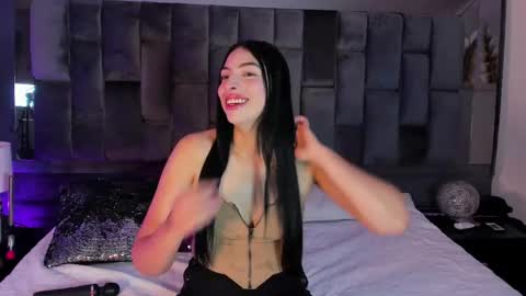 Snapshot of ashly_bloom chatting on April 25, 2026, 2:47 am Ashly online show from April 25, 2026, 2:47 am