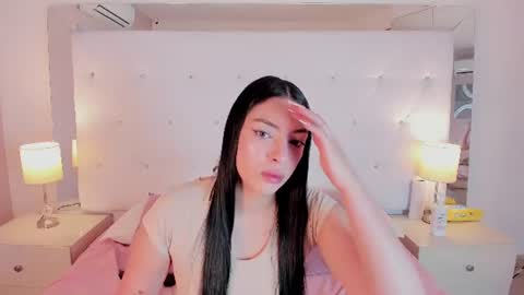 Snapshot of ashly_bloom chatting on July 3, 2026, 7:42 pm Ashly online show from July 3, 2026, 7:42 pm
