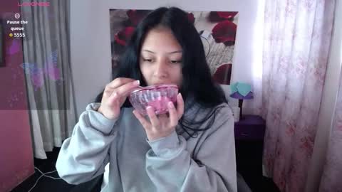 Ashly online show from September 12, 2025, 11:21 am
