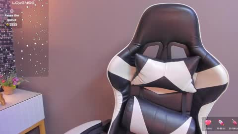 ashlye_miller_ online show from December 29, 2024, 3:44 am