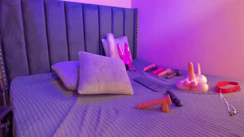 ashlye_miller_ online show from January 8, 2025, 6:41 am