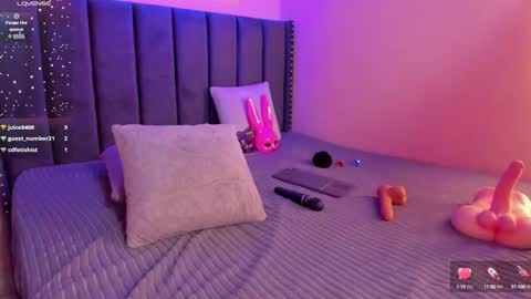 ashlye_miller_ online show from January 17, 2025, 6:47 am