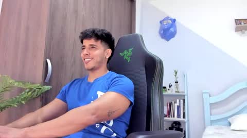 my name real is camilo online show from December 6, 2024, 11:03 pm