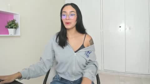 Snapshot of asiam_brunet chatting on December 16, 2024, 1:11 pm Camila online show from December 16, 2024, 1:11 pm