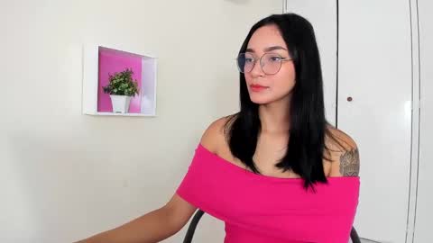 Snapshot of asiam_brunet chatting on December 31, 2024, 1:19 pm Camila online show from December 31, 2024, 1:19 pm