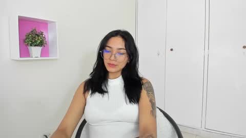 Snapshot of asiam_brunet chatting on January 31, 2025, 1:02 pm Camila online show from January 31, 2025, 1:02 pm