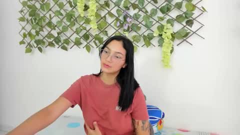 Snapshot of asiam_brunet chatting on October 15, 2025, 4:07 pm Camila online show from October 15, 2025, 4:07 pm