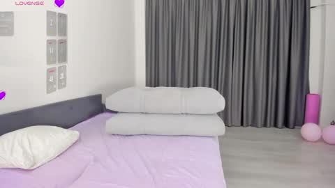 asian_loverpop online show from June 1, 2026, 3:41 am