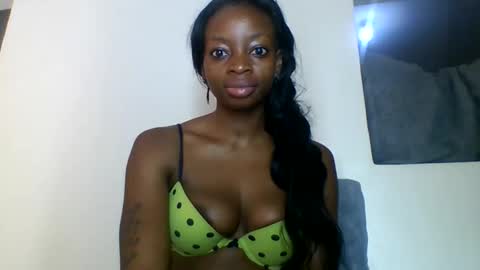 Asia online show from October 19, 2025, 3:29 am