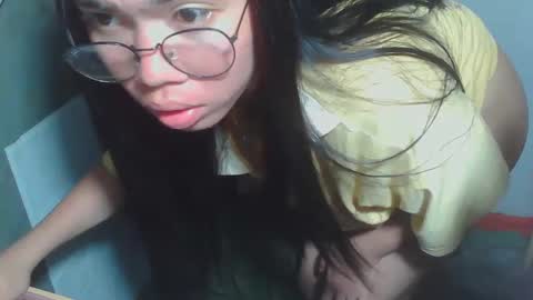 Rhean online show from March 4, 2025, 4:09 pm