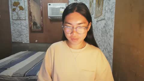 Snapshot of asian_rhean chatting on October 23, 2025, 2:22 am Rhean online show from October 23, 2025, 2:22 am