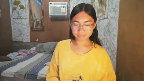 Snapshot of asian_rhean chatting on November 4, 2025, 11:09 am Rhean online show from November 4, 2025, 11:09 am