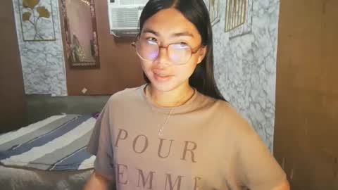 Snapshot of asian_rhean chatting on November 10, 2025, 10:31 pm Rhean online show from November 10, 2025, 10:31 pm