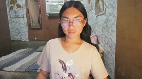 Snapshot of asian_rhean chatting on November 11, 2025, 10:37 am Rhean online show from November 11, 2025, 10:37 am