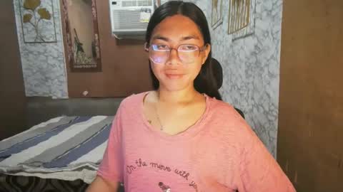 Snapshot of asian_rhean chatting on November 19, 2025, 10:15 am Rhean online show from November 19, 2025, 10:15 am