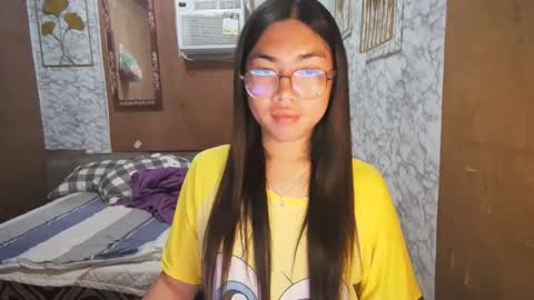 Snapshot of asian_rhean chatting on November 22, 2025, 11:31 am Rhean online show from November 22, 2025, 11:31 am