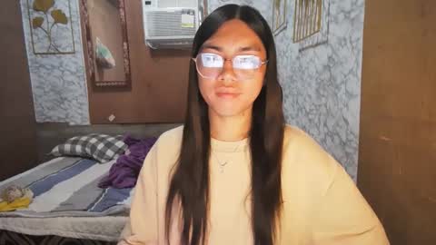 Snapshot of asian_rhean chatting on November 23, 2025, 1:49 am Rhean online show from November 23, 2025, 1:49 am