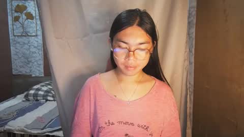 Snapshot of asian_rhean chatting on December 2, 2025, 11:00 pm Rhean online show from December 2, 2025, 11:00 pm