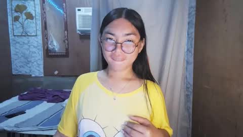 Snapshot of asian_rhean chatting on December 3, 2025, 11:36 pm Rhean online show from December 3, 2025, 11:36 pm