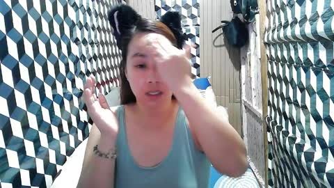 Trixie online show from April 5, 2026, 2:47 pm