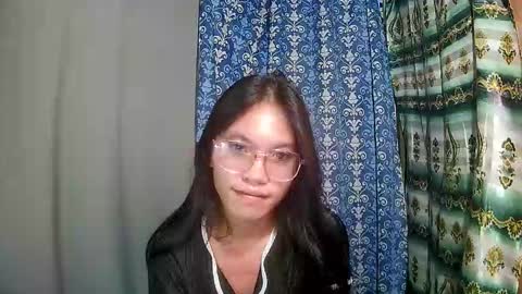 asian_trish online show from April 10, 2026, 9:52 pm