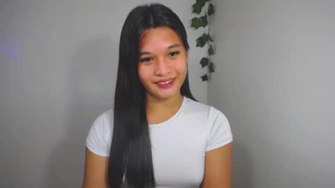 Snapshot of asian_yannie chatting on November 26, 2025, 8:37 am Yan online show from November 26, 2025, 8:37 am